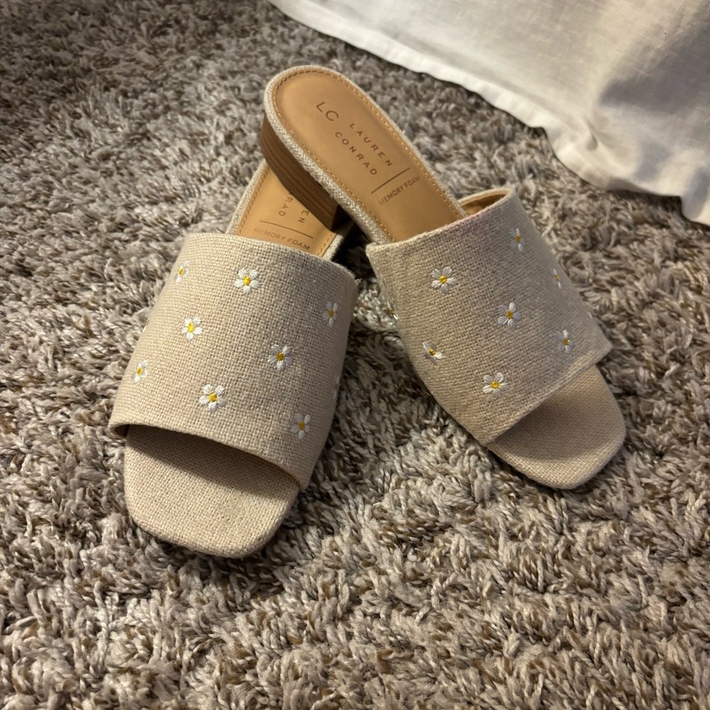 LC Lauren Conrad Yvonne Women’s Dress Slide Sandals